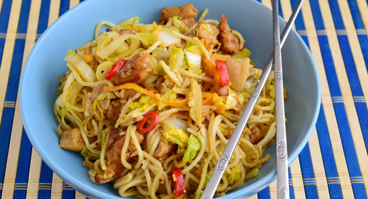 bami met spitskool